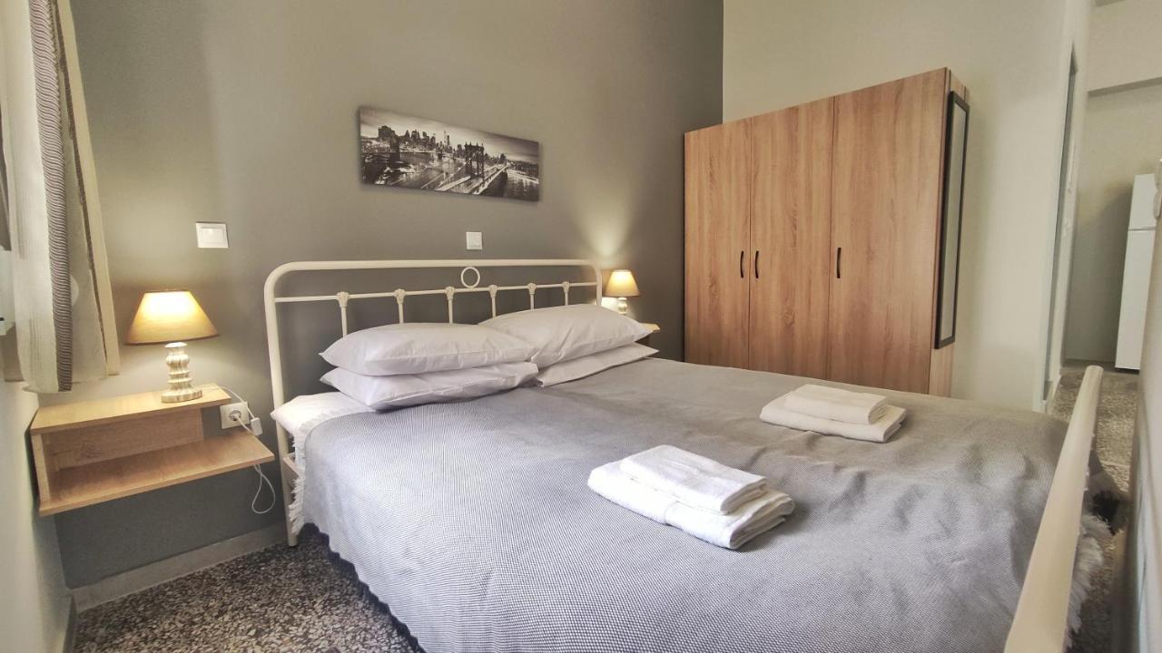 Appartement Garnet 3 à Kalamata Extérieur photo
